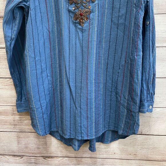 SOFT SURROUNDINGS EMBELLISHED TUNIC TOP IN BLUE COTTON - Picture 3 of 6